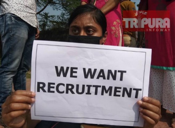 BJP Promises 50,000 Govt Jobs in 1-Year in Tripura before Election : But after Election, BJP Govt starts Post-Abolishment : Massive Resentment among Unemployed Youths BJP Promises 50,000 Govt Jobs in 1-Year in Tripura before Election : But after Election, BJP Govt starts Post-Abolishment : Massive Resentment among Unemployed Youths